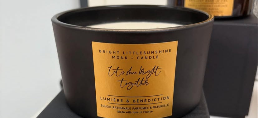 BOUGIE MÈCHE BOIS : Choisis ton message inpirant / Bright Motiv, ton contenant ainsi que ta fragrance ✨☀️