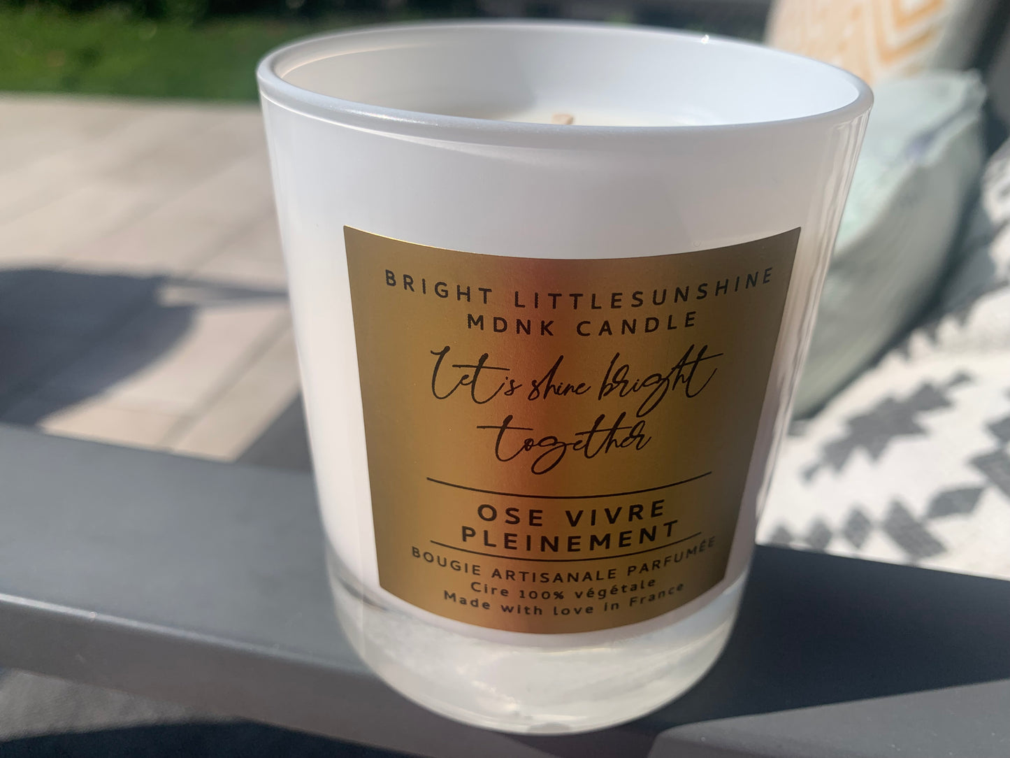 BOUGIE MÈCHE BOIS : Choisis ton message inpirant / Bright Motiv, ton contenant ainsi que ta fragrance ✨☀️